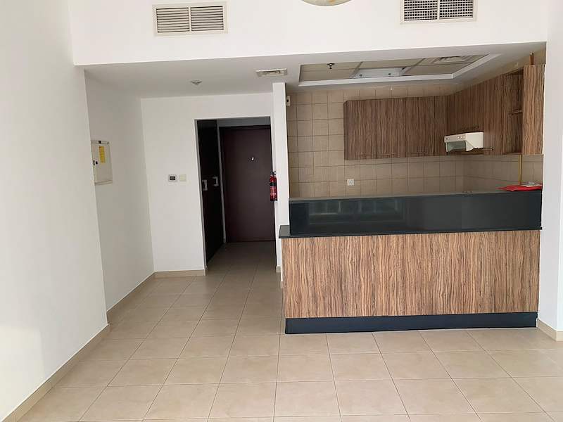 Prime Location | Fitted Kitchen | Furnished